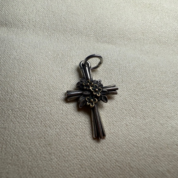 James Avery Growing in Faith Cross Charm - Picture 1 of 4